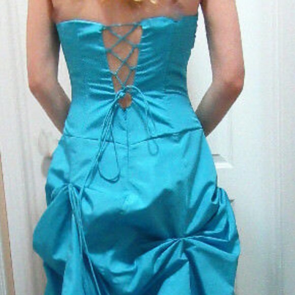 NEW gown beautiful Size ladies 7 Grad or other - Picture 5 of 9